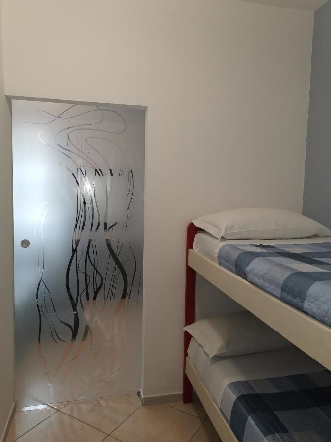 Bed and Breakfast Beb I Portici Черноббио Экстерьер фото