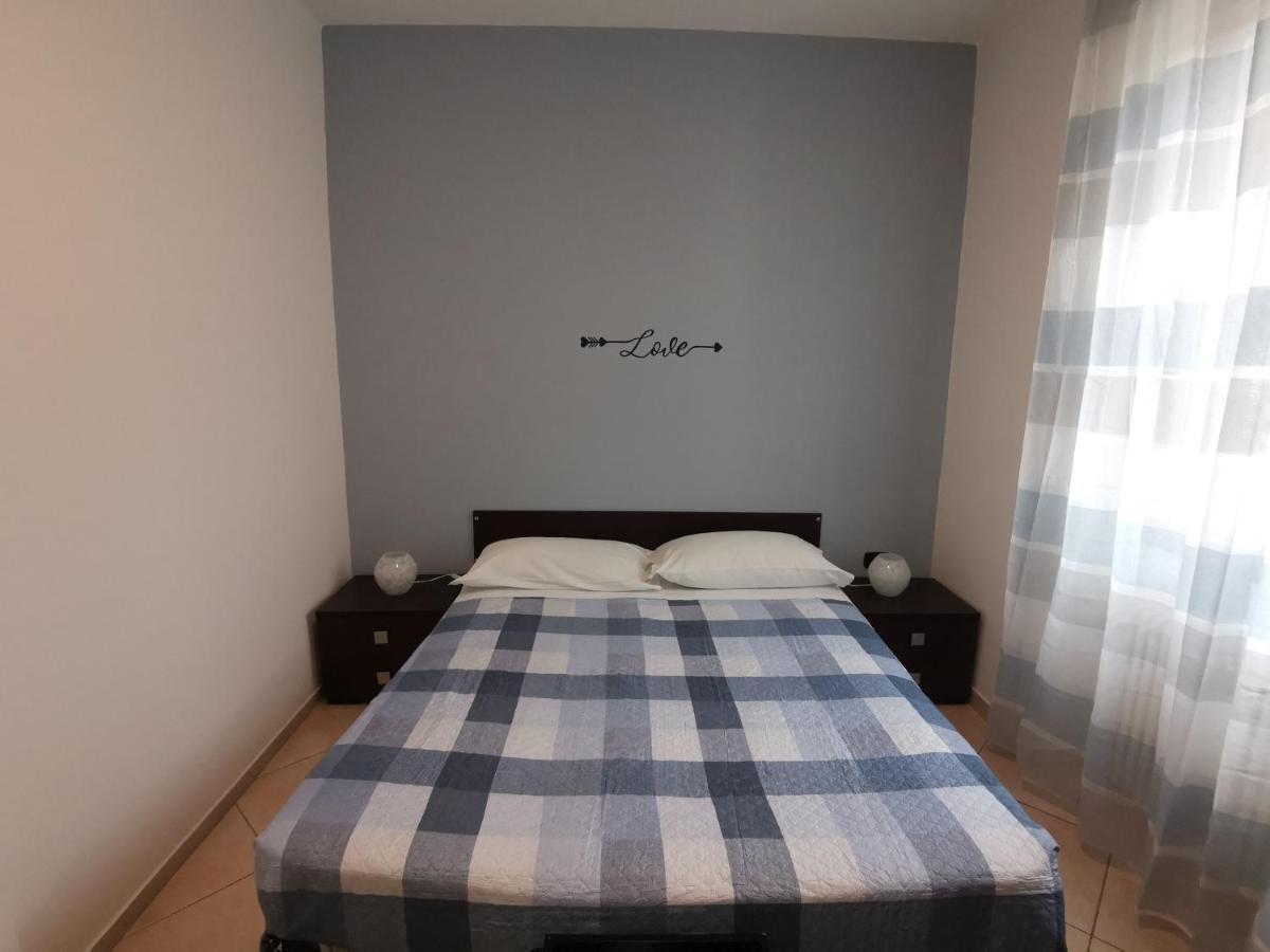 Bed and Breakfast Beb I Portici Черноббио Экстерьер фото