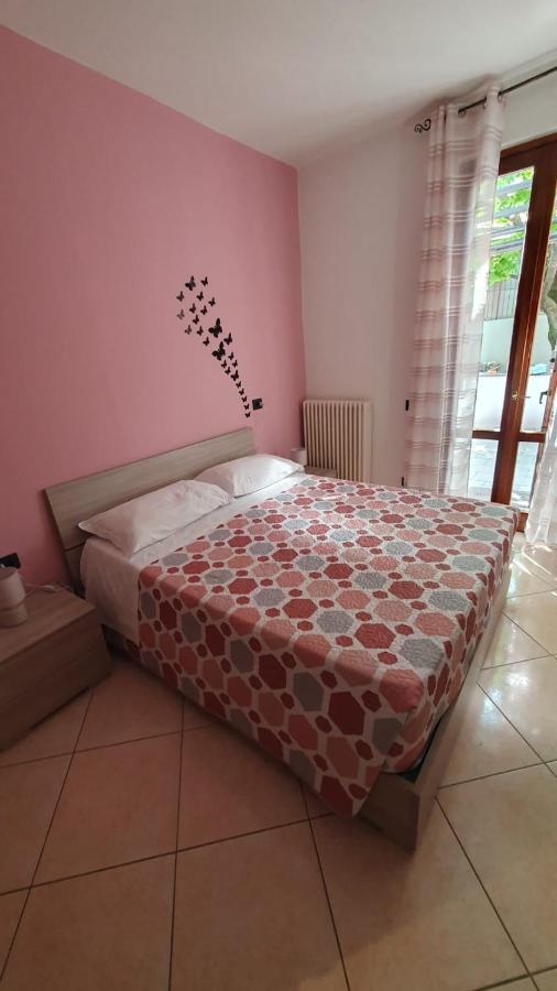 Bed and Breakfast Beb I Portici Черноббио Экстерьер фото