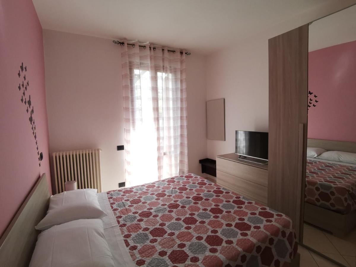 Bed and Breakfast Beb I Portici Черноббио Экстерьер фото