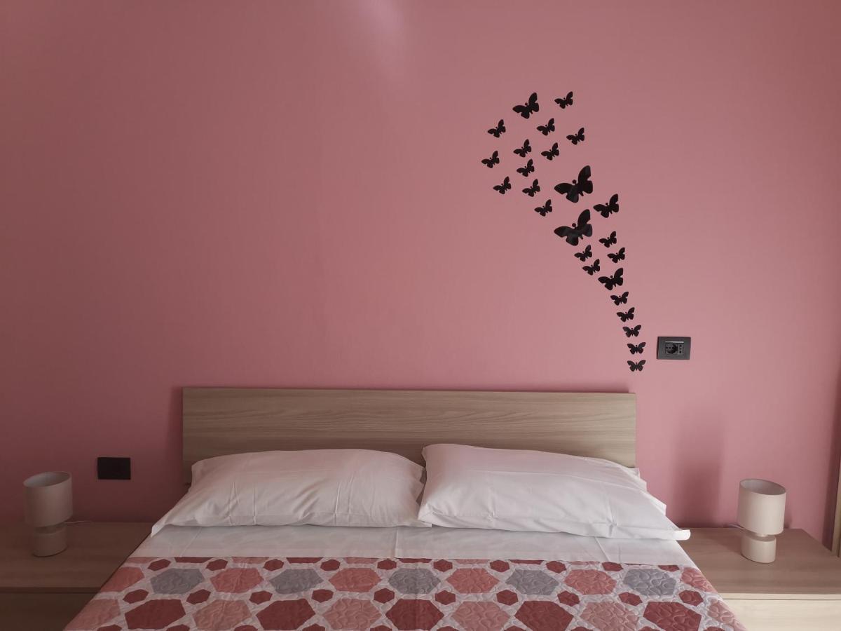 Bed and Breakfast Beb I Portici Черноббио Экстерьер фото