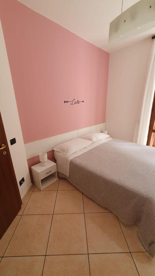 Bed and Breakfast Beb I Portici Черноббио Экстерьер фото
